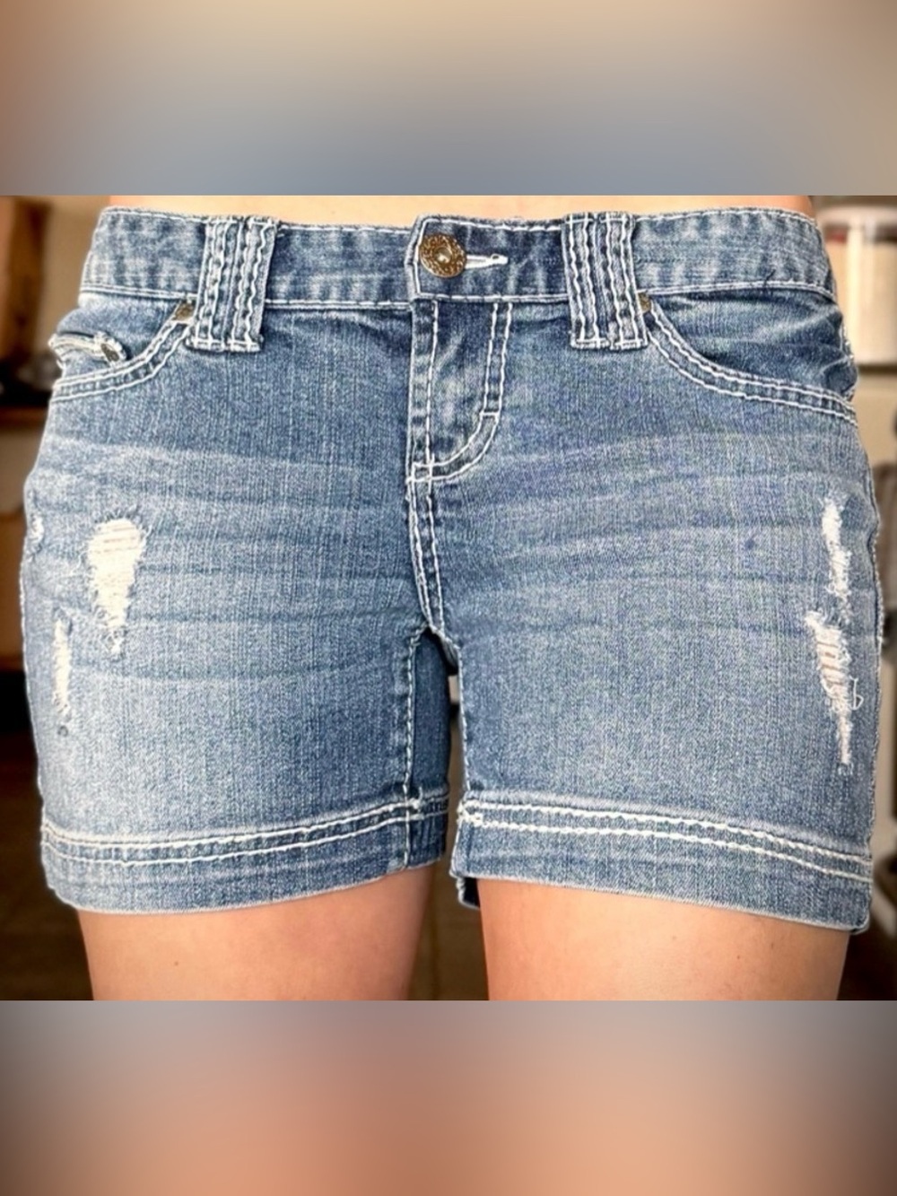 Denim Contrast Stitching Low Rise Shorts 26/27 Maurice’s